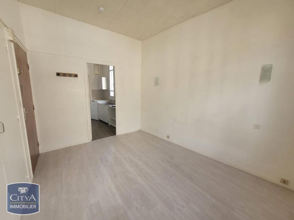 À LOUER : STUDIO NON MEUBLE - BORDEAUX / SAINT SEURIN Ch....