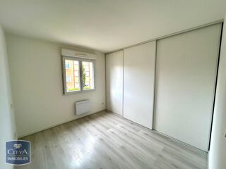  Appartement à louer 3 pièces 65 m²