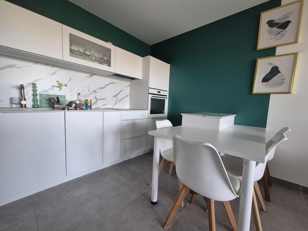 Très bel appartement meublé situé dans une résidence réc....