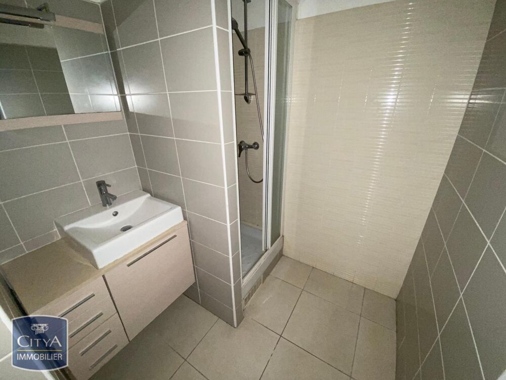 location Appartement - 1 pièce(s) - 24 m² Sainte-Clotilde (97490)