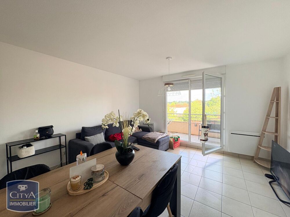 EXCLUSIVITÉ - DERNIER ÉTAGE - RIORGES - APPARTEMENT T2 A....