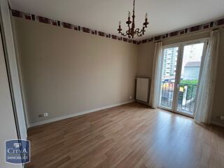  Appartement à louer 4 pièces 118 m²