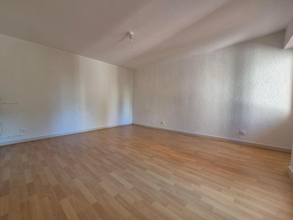 Appartement T2 à Mâcon - Situé rue Lacretelle à Mâcon, c....