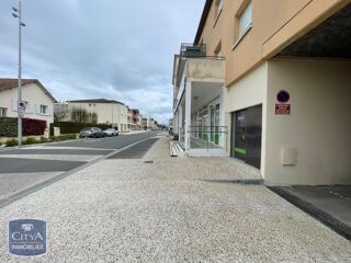  Parking / Garage à louer 