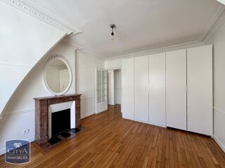  Appartement à louer 5 pièces 119 m²
