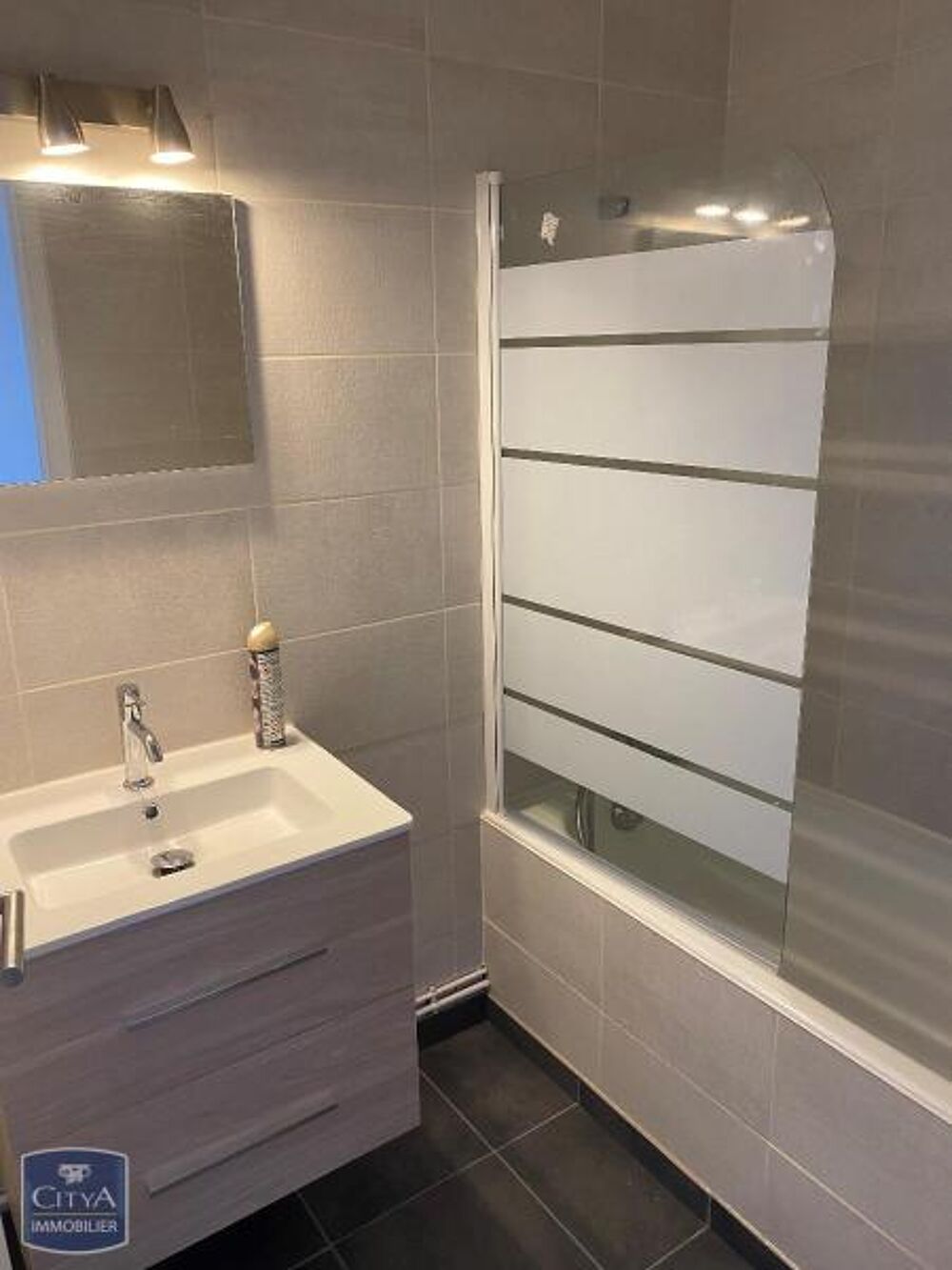 location Appartement - 2 pièce(s) - 54 m² Niort (79000)