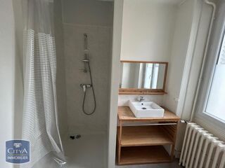  Appartement à louer 2 pièces 65 m²