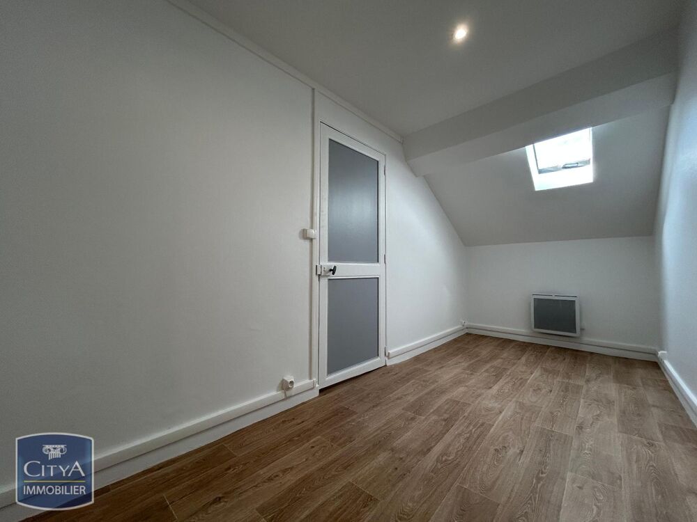 À LOUER : Appartement rénové T1 situé à Sedan, dans le d....