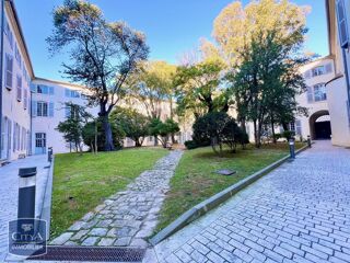  Appartement à louer 3 pièces 87 m²