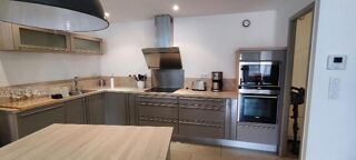  Appartement à louer 3 pièces 131 m²