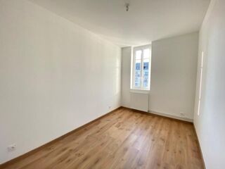  Appartement à louer 3 pièces 74 m²