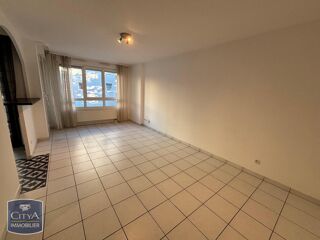  Appartement à louer 3 pièces 64 m²
