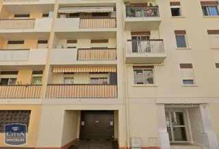  Parking / Garage � louer 