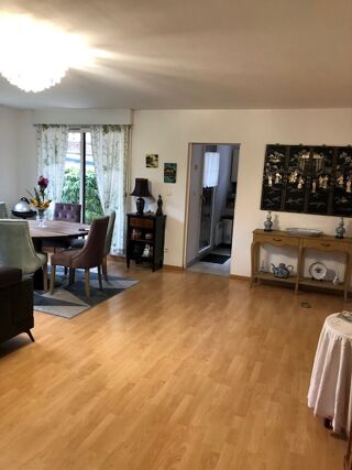  Appartement à louer 3 pièces 85 m²