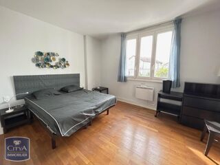  Appartement à louer 5 pièces 108 m²