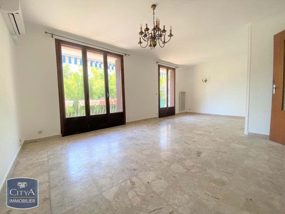 À LOUER : Appartement T3 avec garage et cave situé à Avi....