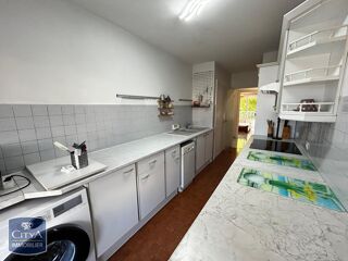  Appartement à louer 4 pièces 79 m²