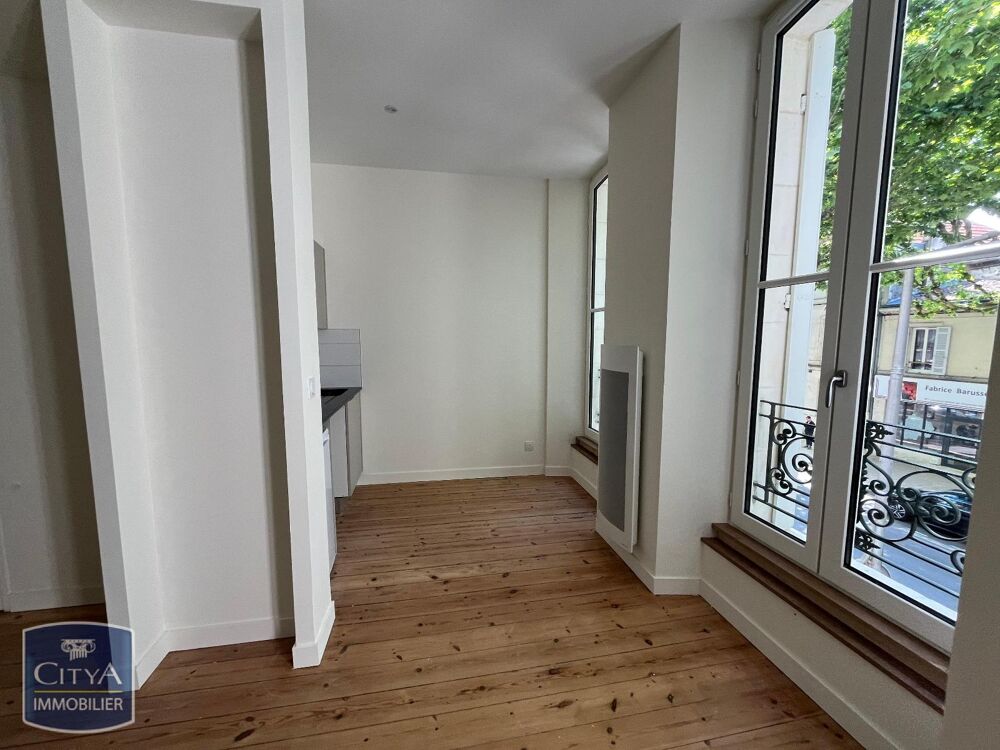 À LOUER : Appartement T1 situé à Saintes, avenue Gambett....