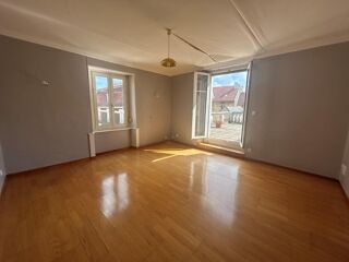  Appartement à louer 4 pièces 95 m²