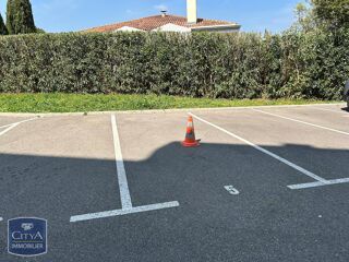  Parking / Garage � louer 