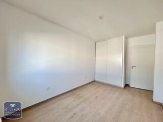  Appartement à louer 3 pièces 73 m²