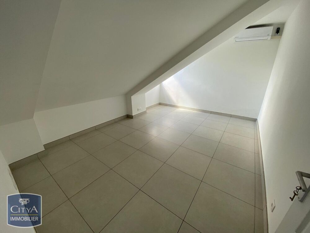 location Appartement - 3 pièce(s) - 62 m² Saint-Paul (97460)