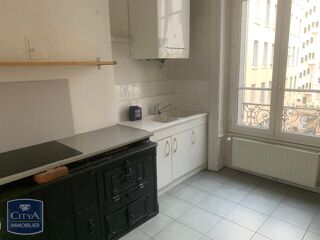  Appartement à louer 4 pièces 89 m²