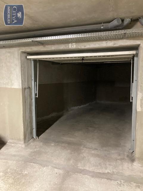  Parking / Garage  louer 