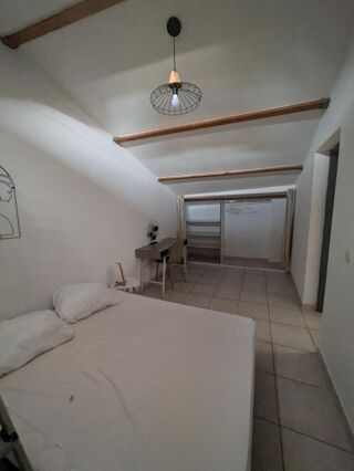  Appartement à louer 4 pièces 84 m²