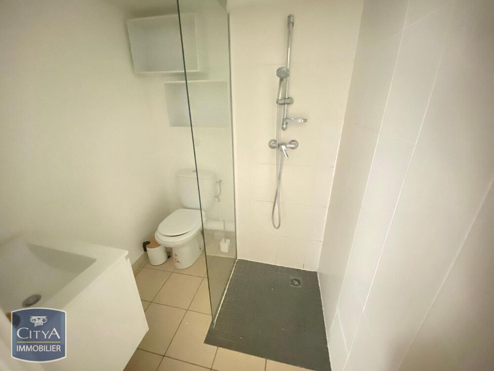 location Appartement - 1 pièce(s) - 24 m² Sainte-Clotilde (97490)