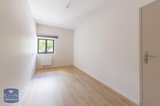  Appartement à louer 4 pièces 87 m²