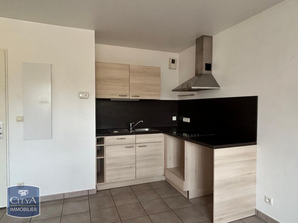 À LOUER Découvrez cet appartement T2 situé à Pont de Met....