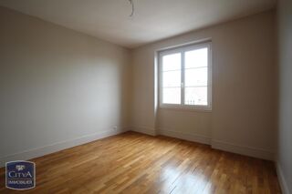  Appartement à louer 4 pièces 87 m²