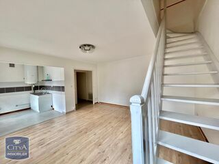  Appartement à louer 4 pièces 65 m²