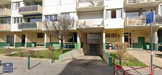  Parking / Garage à louer 