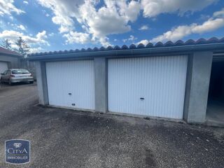  Parking / Garage à louer 