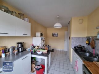  Appartement à louer 4 pièces 81 m²