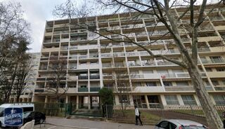 Parking / Garage à louer 