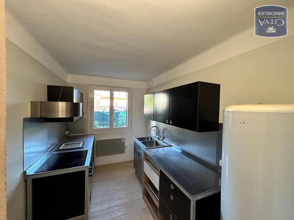 Au sein d'une copropriété, appartement de Type 3 compose....