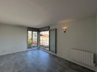  Appartement à louer 2 pièces 33 m²
