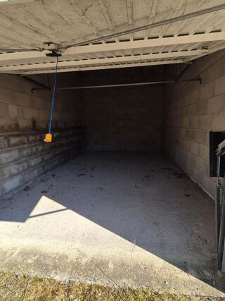  Parking / Garage � louer 