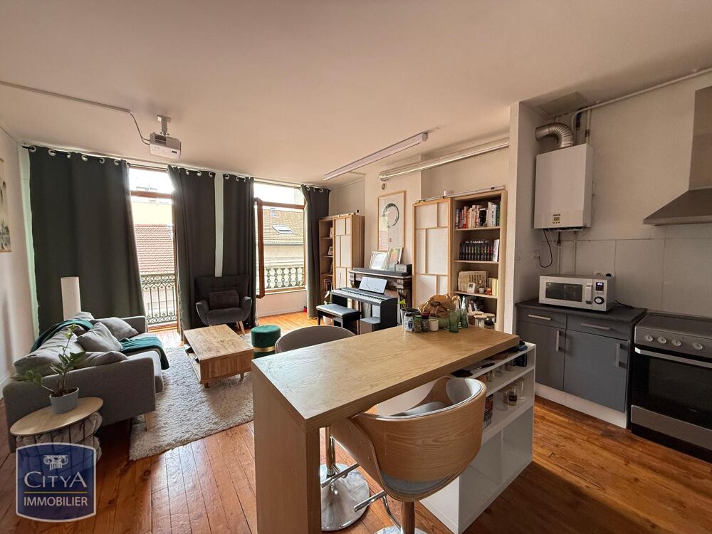 À LOUER Découvrez cet appartement T3 au 3e étage situé à....