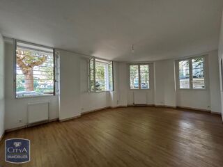  Appartement à louer 6 pièces 121 m²