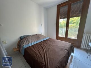  Appartement à louer 3 pièces 80 m²