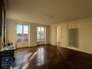  Appartement à louer 3 pièces 84 m²