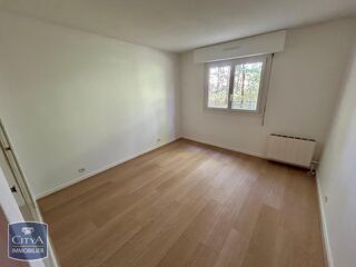  Appartement à louer 5 pièces 105 m²