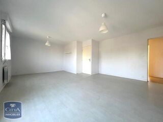  Appartement à louer 3 pièces 84 m²