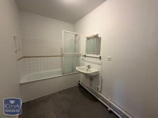  Appartement à louer 3 pièces 82 m²
