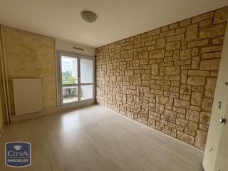  Appartement à louer 4 pièces 87 m²