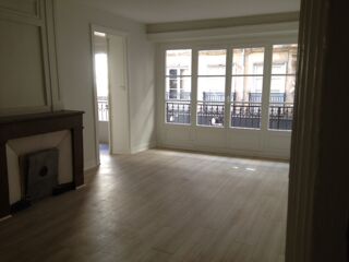  Appartement à louer 2 pièces 60 m²